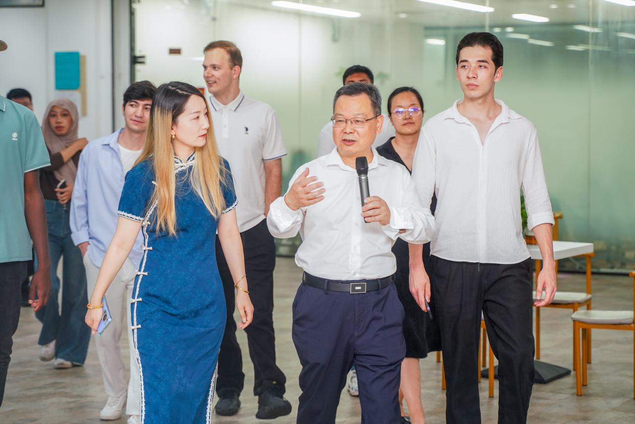 “跨境赋能·聚业葛塘”跨境电商产业生态大会在宁举办(图7)