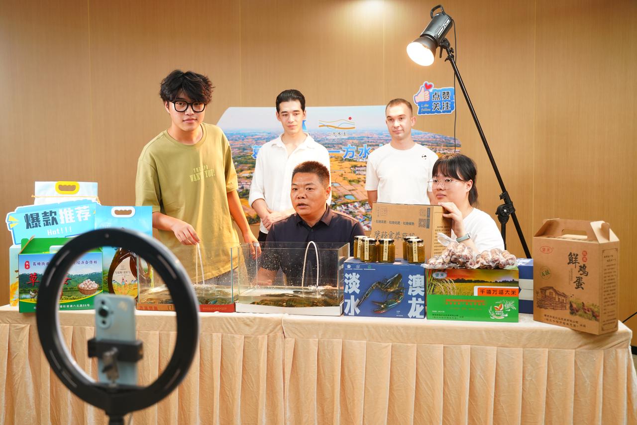 “跨境赋能·聚业葛塘”跨境电商产业生态大会在宁举办(图8)