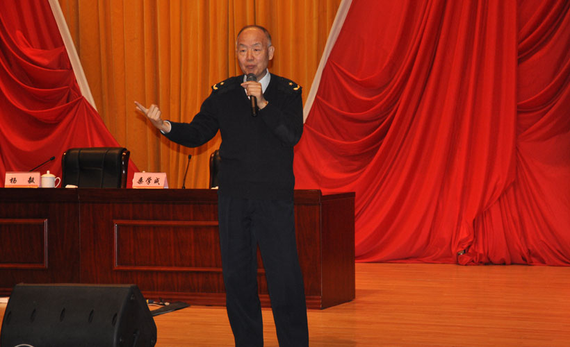  杨毅将军回答现场提问